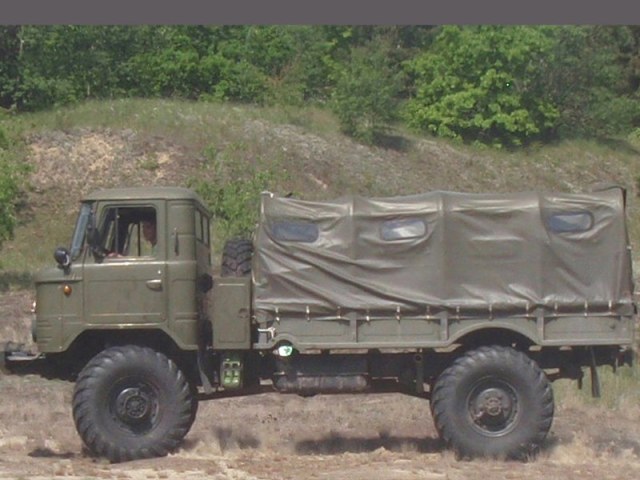 GAZ_66_Gruzovik tent_1964.jpg